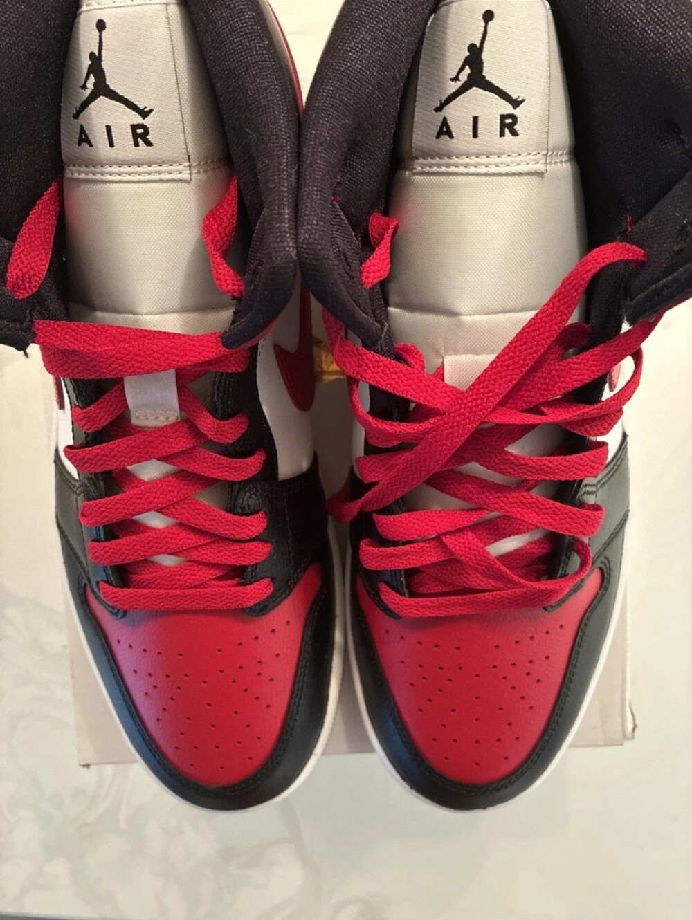 Nike Air Jordan 1 Mid 'Alternate Bred Toe' Womens Size 7 BQ6472 - Picture 8 of 10